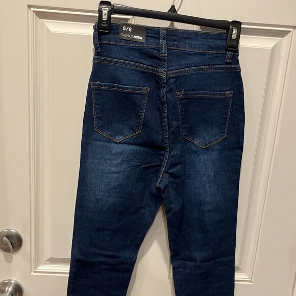 Distressed Jeans - Picture 9 of 11